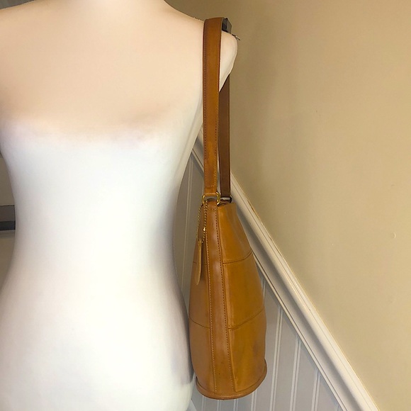 VINTAGE COACH Tribeca Camel Glove Tanned Leather Bleeker Duffle Shoulder Bag - Picture 17 of 17